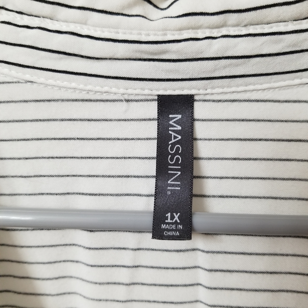 Massini Button Up Top - Picture 3 of 3